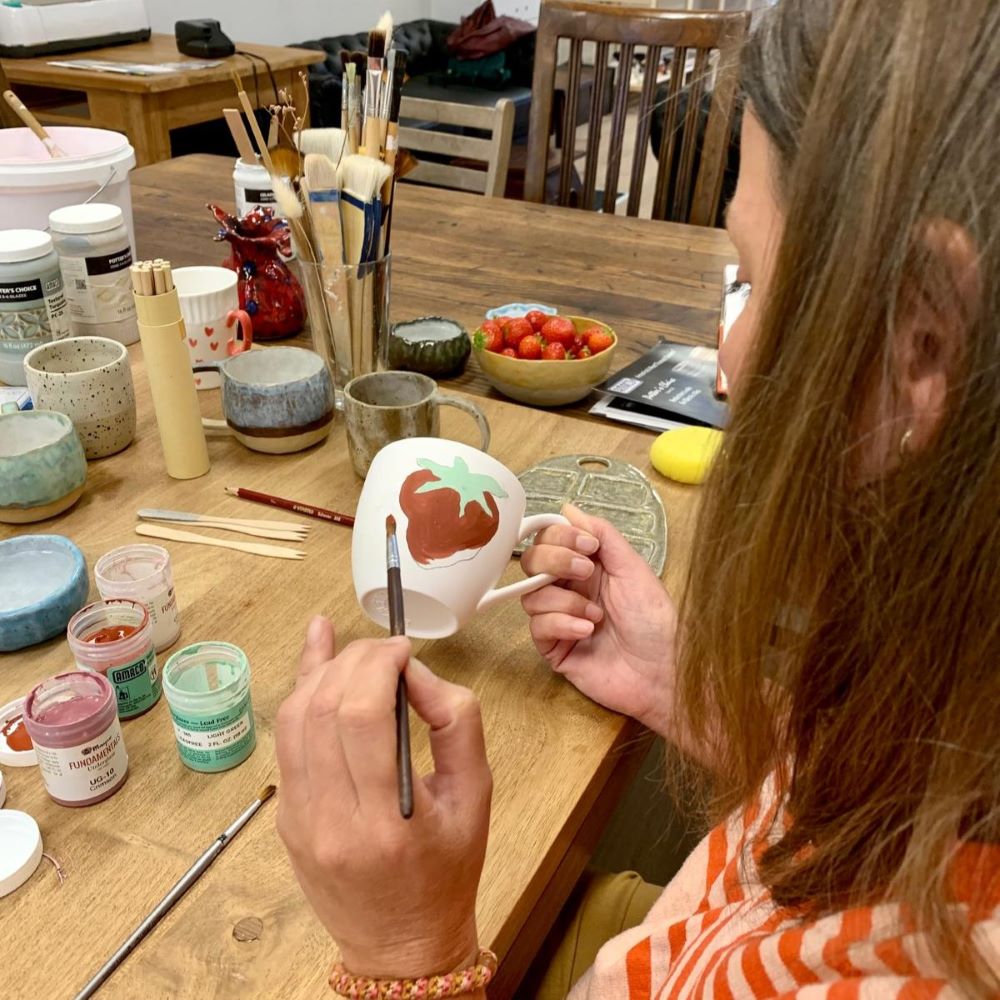 Painting ceramics, Saturdays at 12:00 PM