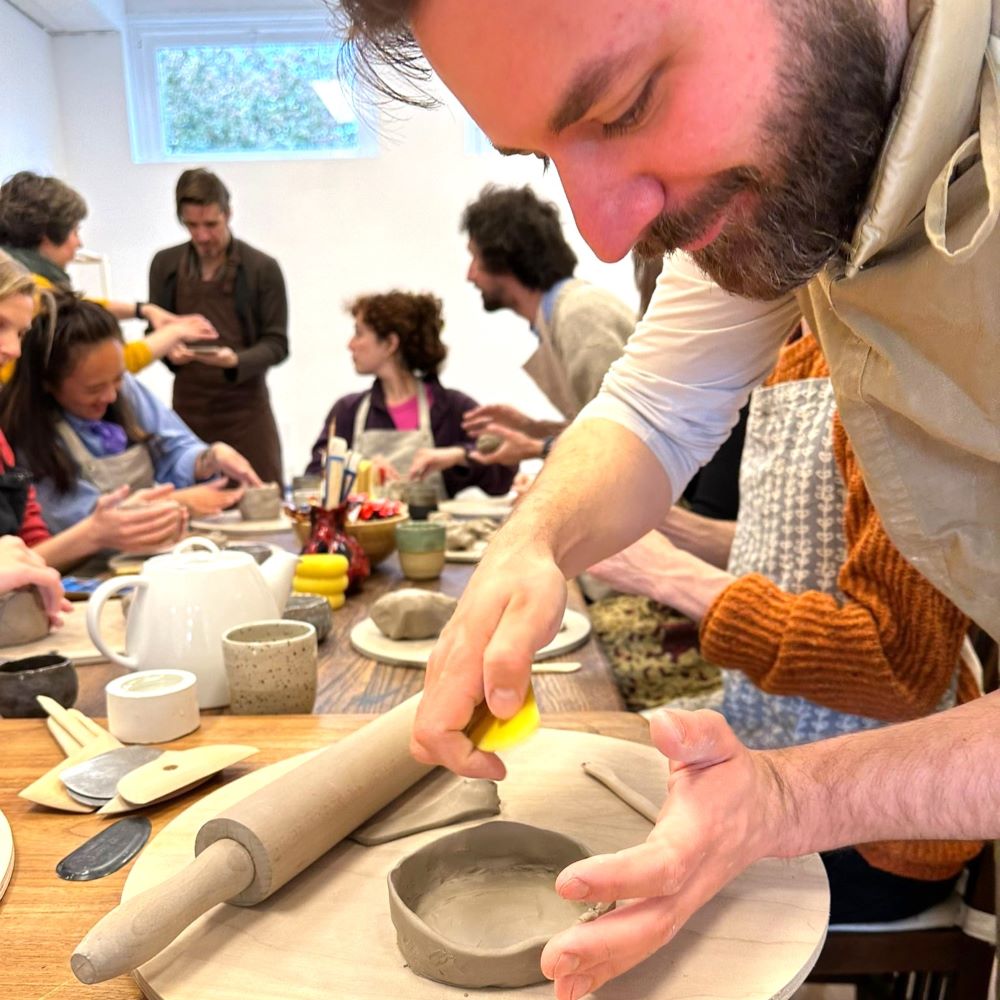 Making ceramics handbuilding