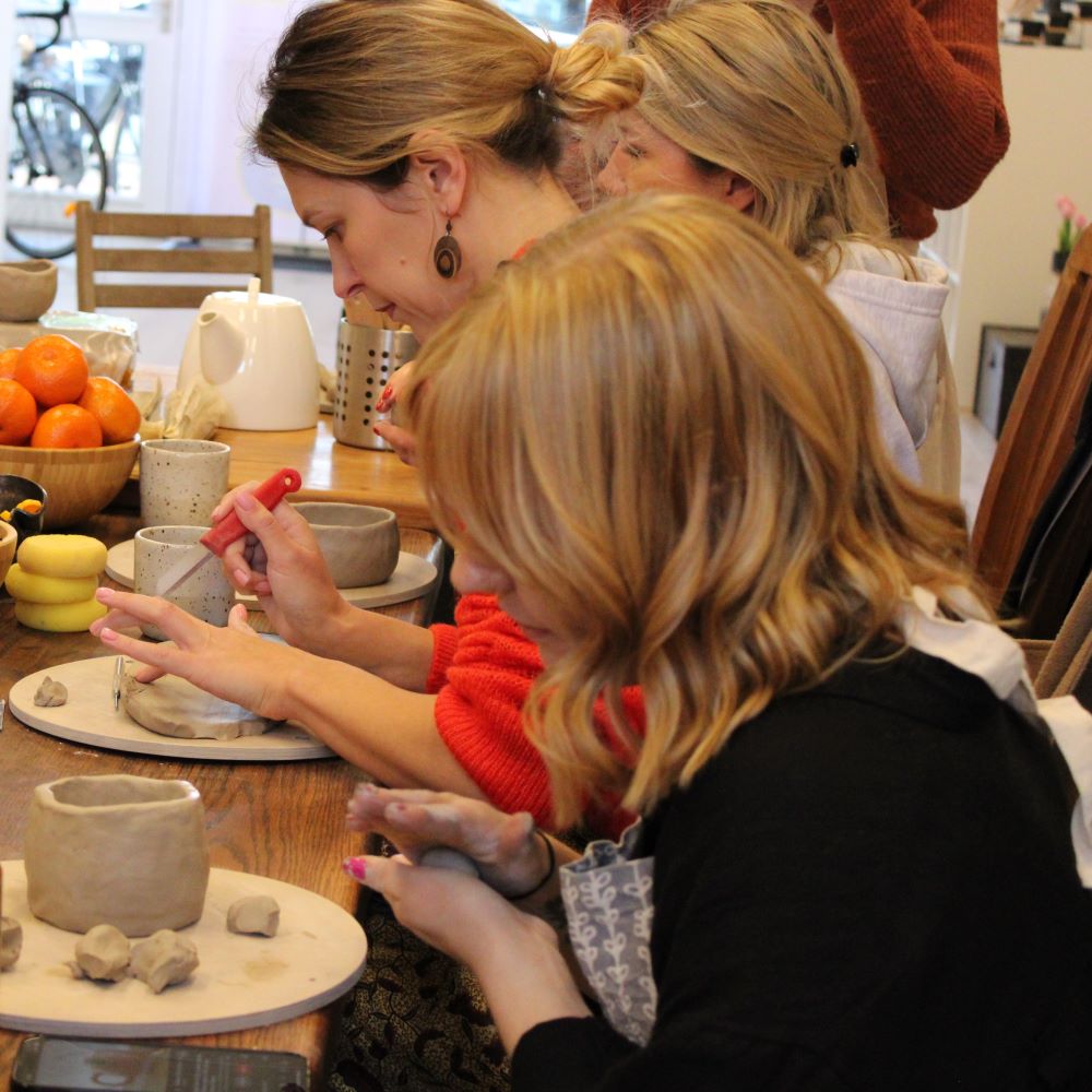 Making ceramics handbuilding